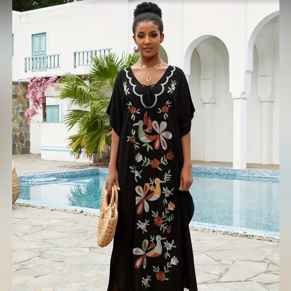 Embroidered caftan - Picture 9 of 9